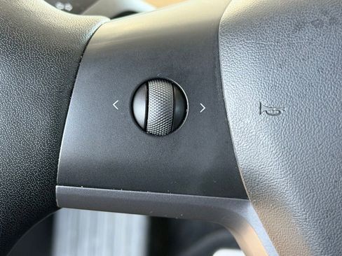 Used 2019 Tesla Model 3 Performance image 14