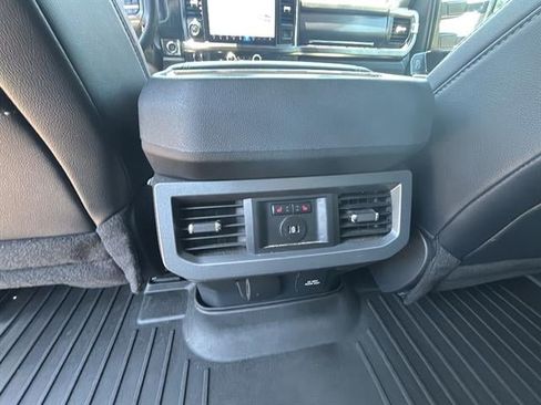 Used 2024 Ford F250 Lariat w/ Lariat Ultimate Package AWD/4WD image 28