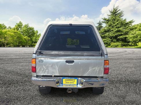 Used 2001 Toyota Tacoma w/ SR5 Package AWD/4WD image 6