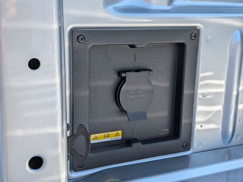 New 2025 Ford F150 XLT w/ Equipment Group 302A MID image 9