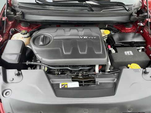 Used 2017 Jeep Cherokee Overland w/ Technology Group image 10