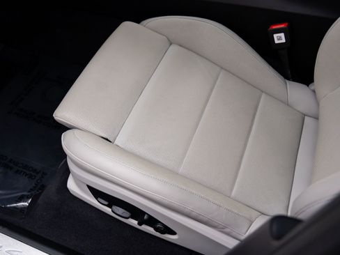 Certified 2024 Porsche Macan 4 Electric image 15