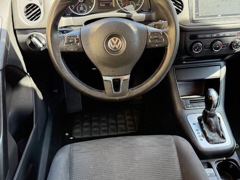 Used 2015 Volkswagen Tiguan S FWD image 12