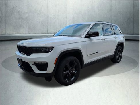 Used 2023 Jeep Grand Cherokee Limited w/ Black Appearance Package AWD/4WD image 1