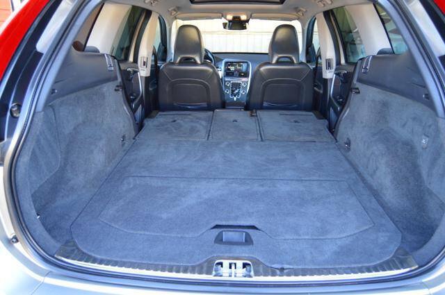 Used 2015 Volvo XC60 T5 Premier w/ Proximity Package FWD image 42