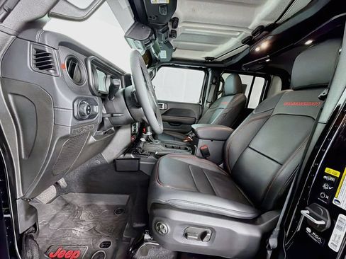 Used 2025 Jeep Gladiator Rubicon w/ Safety Group AWD/4WD image 11