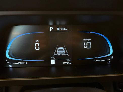 Used 2025 Hyundai Elantra Sport FWD image 10