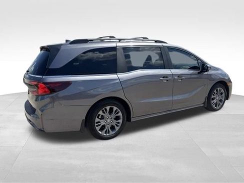 Used 2026 Honda Odyssey Touring image 5