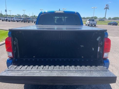 Used 2017 Toyota Tacoma TRD Sport w/ Tow Package RWD image 14