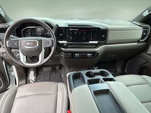 Used 2026 GMC Sierra 1500 SLT AWD/4WD image 16