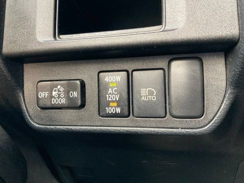 Used 2019 Toyota Tacoma TRD Off-Road AWD/4WD image 10