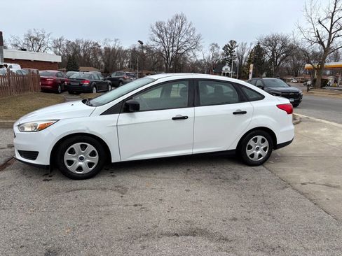 Used 2015 Ford Focus S image 3