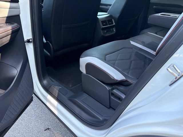 Used 2026 Volkswagen Atlas Peak Edition AWD/4WD image 7