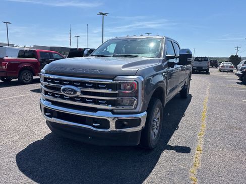 Used 2024 Ford F250 Lariat w/ Chrome Package AWD/4WD image 3
