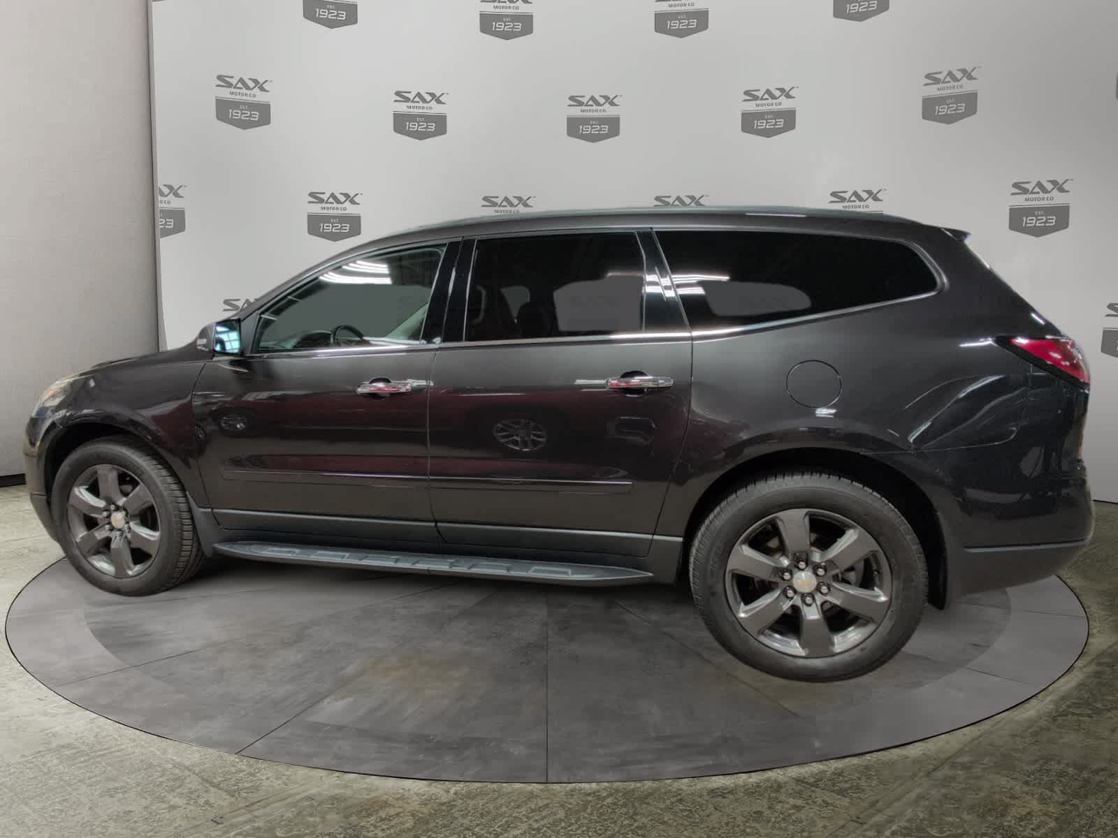 Used 2017 Chevrolet Traverse LT AWD/4WD image 2