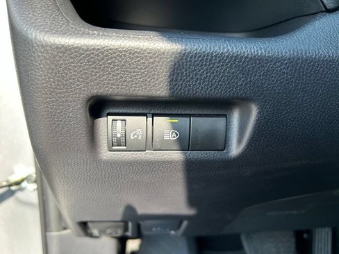 Used 2025 Toyota RAV4 LE AWD/4WD image 13
