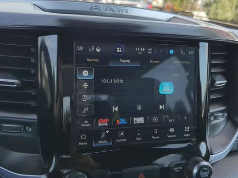 Used 2023 RAM 1500 Laramie AWD/4WD image 20