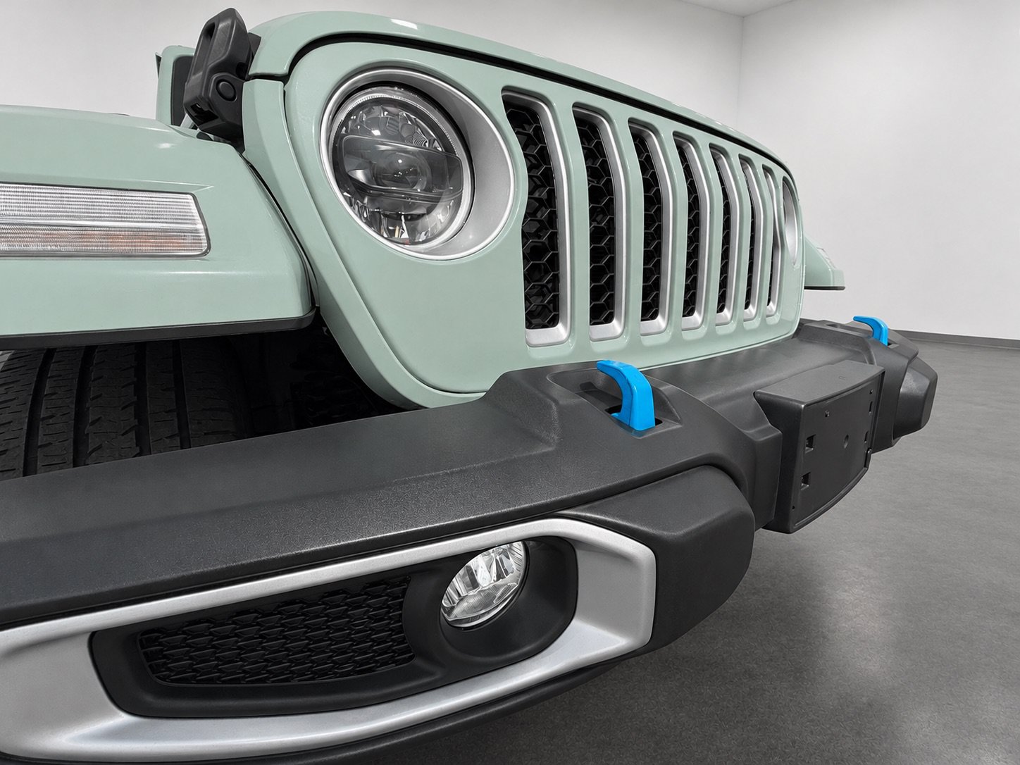 Used 2023 Jeep Wrangler Unlimited Sahara w/ Cold Weather Group AWD/4WD image 16