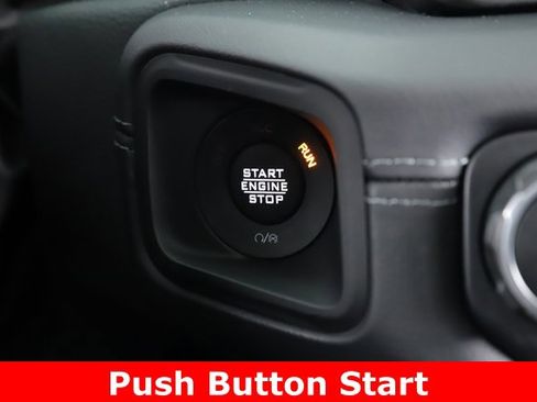 Used 2025 Jeep Wrangler Unlimited Sahara image 21