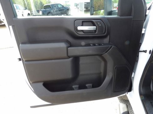 Used 2025 Chevrolet Silverado 3500 W/T AWD/4WD image 14