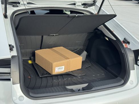 New 2026 Toyota Prius Plug-In Hybrid image 9