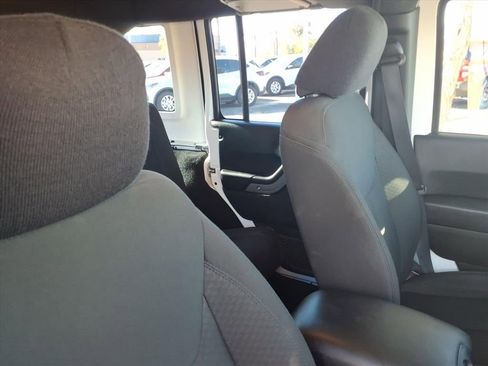Used 2017 Jeep Wrangler Unlimited Sport image 12