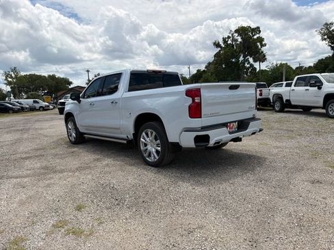 New 2026 Chevrolet Silverado 1500 High Country AWD/4WD image 9
