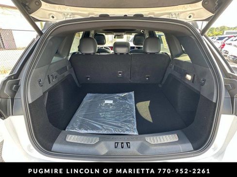 New 2025 Lincoln Nautilus Premier w/ Equipment Group 102A image 18