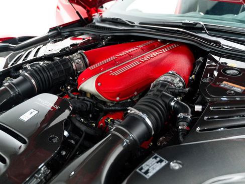 Used 2024 Ferrari 812 Competizione RWD image 9