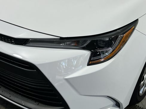 Used 2026 Toyota Corolla LE FWD image 12