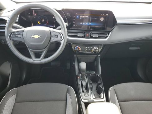 Used 2024 Chevrolet TrailBlazer LT w/ Driver Confidence Package FWD image 24