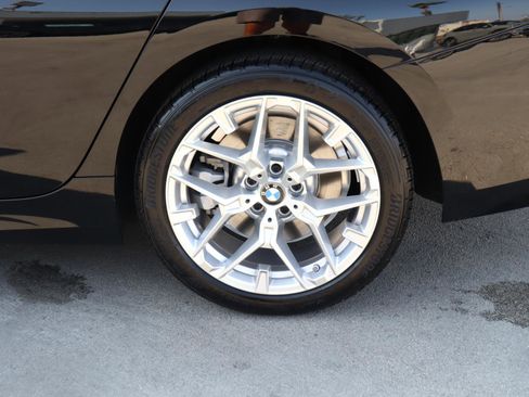 Used 2025 BMW 330i Sedan w/ M Sport Package image 7