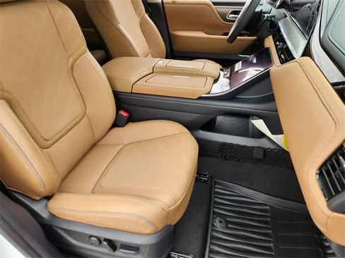 New 2026 INFINITI QX80 Luxe image 14