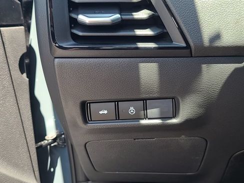 New 2026 Nissan Sentra SV w/ SV Convenience Package FWD image 13
