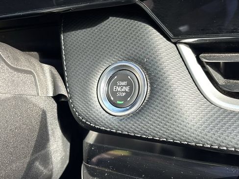 Used 2025 Chevrolet Equinox LT AWD/4WD image 15