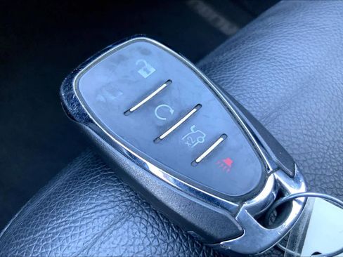 Used 2018 Chevrolet Malibu Premier w/ Premier Sun and Wheel Package image 15