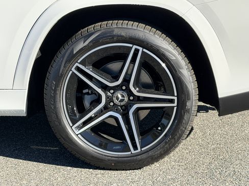 New 2026 Mercedes-Benz GLS 450 4MATIC image 15