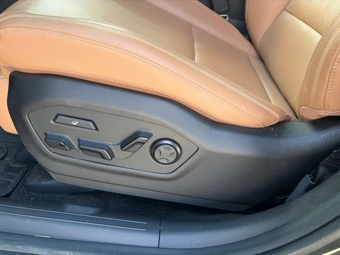 Used 2025 Hyundai Santa Fe Calligraphy AWD/4WD image 12
