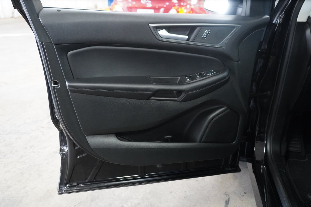Certified 2024 Ford Edge SE w/ Black Appearance Package AWD/4WD image 15