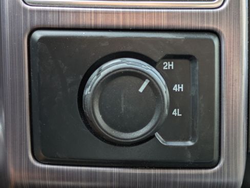 Used 2021 Ford F450 Limited w/ FX4 Off-Road Package AWD/4WD image 31