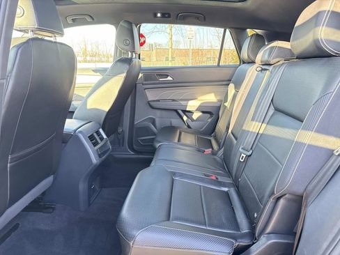 Used 2022 Volkswagen Atlas Cross Sport SE w/ Panoramic Sunroof Package image 10