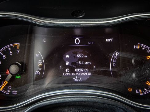 Used 2020 Jeep Grand Cherokee Limited image 38