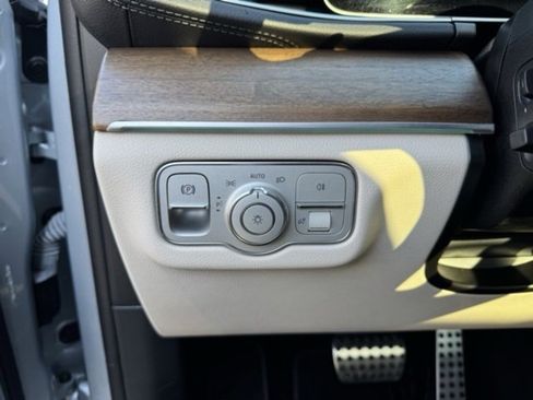 Certified 2022 Mercedes-Benz GLS 450 4MATIC image 16