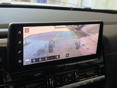 New 2026 Nissan Pathfinder Platinum image 20