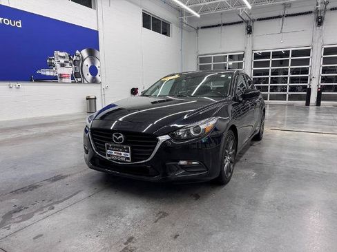 Used 2018 MAZDA MAZDA3 Touring image 2