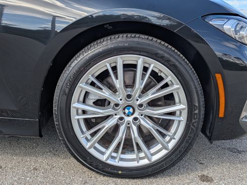 Used 2023 BMW 330i Sedan w/ Premium Package image 11