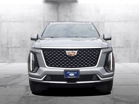 Used 2026 Cadillac Escalade Luxury w/ LPO, Floor Liner Package AWD/4WD image 4