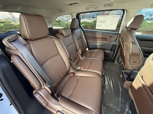 New 2026 Honda Odyssey Touring image 38