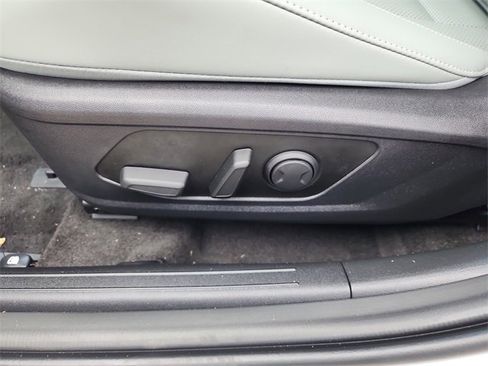 New 2025 Hyundai Elantra Limited image 18