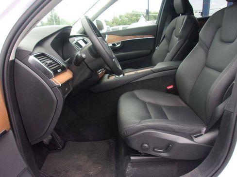 Used 2024 Volvo XC90 B5 Plus AWD/4WD image 13